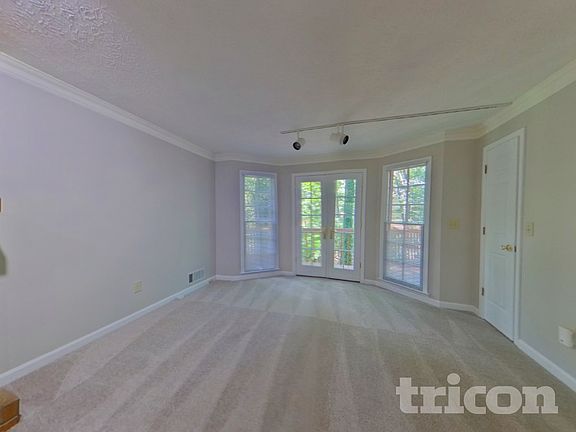 2nd image of 325 Ridge Ct