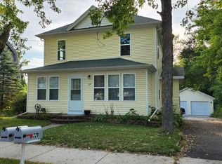 229 N Main St, North Prairie, WI 53153
