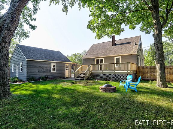 3rd image of 1131 Woodlawn Ave