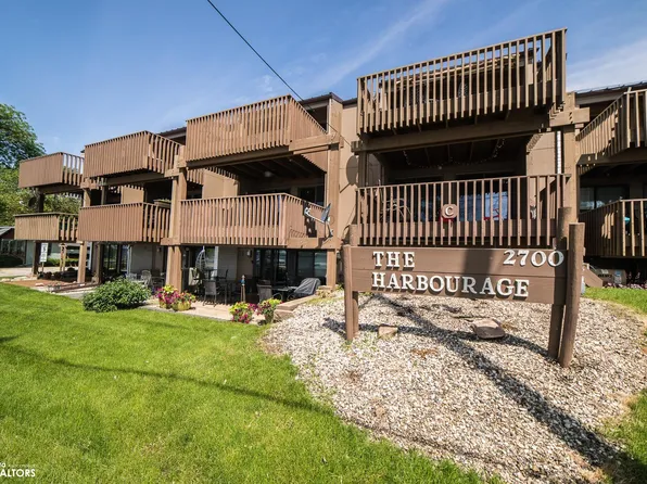 2700 N Shore Dr #B-14, Clear Lake, IA 50428