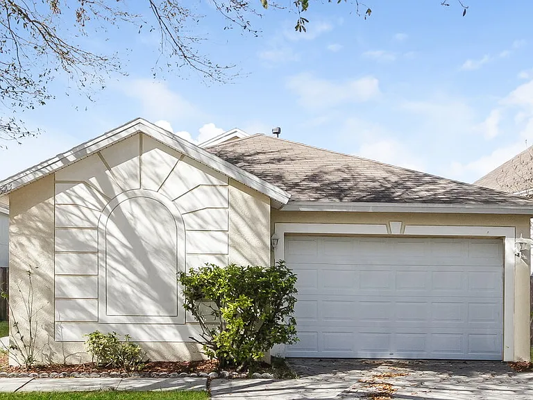 10523 Lakeside Vista Dr — Photo 1