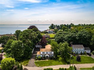 93 Rockledge Dr #R, Stamford, CT 06902