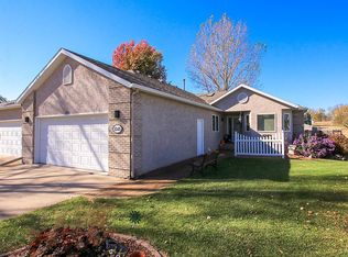 1245 Golfview Ct NW, Hutchinson, MN 55350