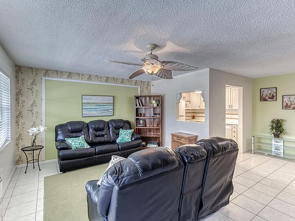5th image of 262 Chatham M