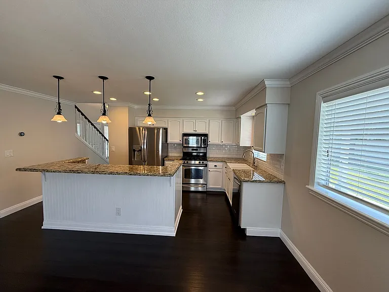 430 Carnation Pl — Photo 8