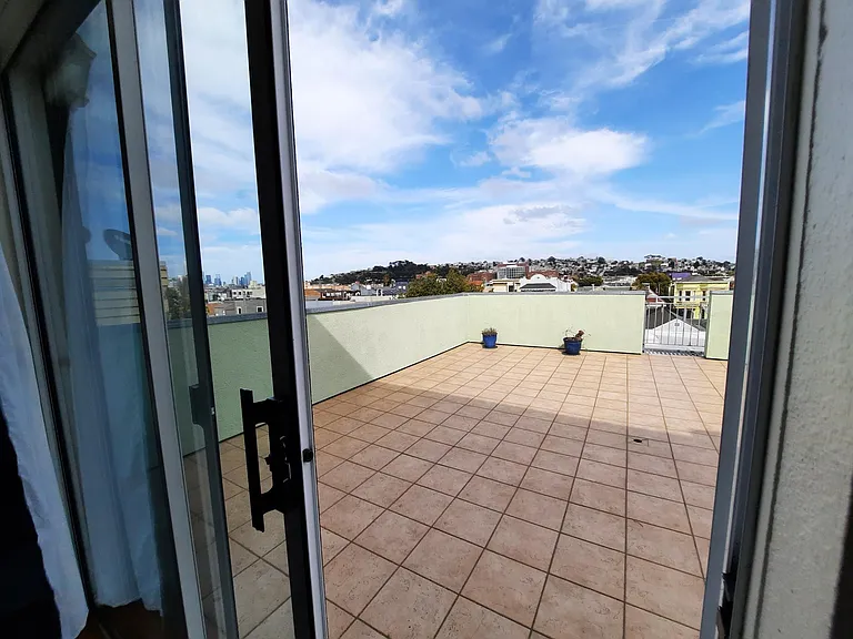 2773 Folsom St #302 — Photo 21