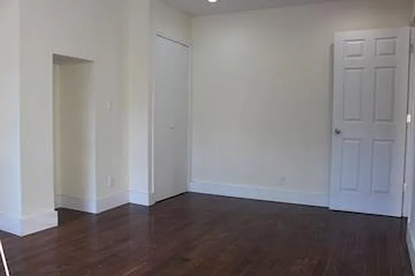 Rented by RES New York | media 7