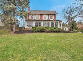 105 Brompton Rd, Williamsville, NY 14221