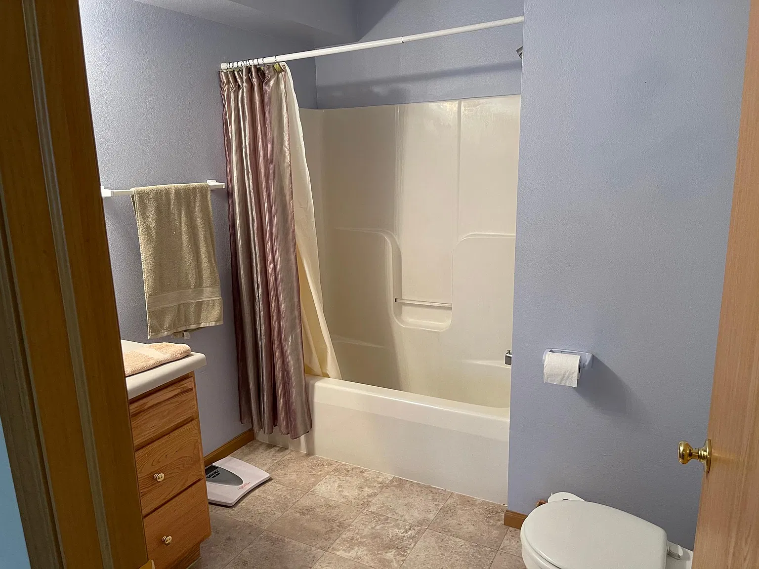 3 bed, 2.5 bath, 1621 sqft, $2,500 — Photo 3