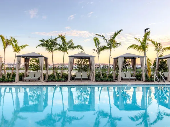 3434 W 105th St, Hialeah, FL 33018