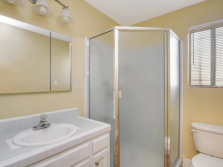 4725 Kensington Dr — Photo 14