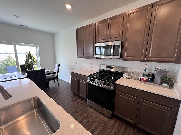 25701 W Yorkshire Dr — Photo 7
