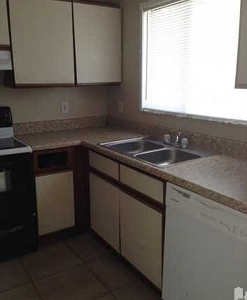 4th image of 262 Autumn Ln APT D