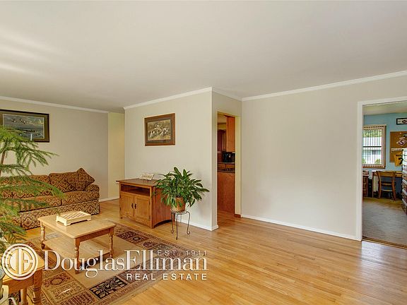 5th image of 165 Parkway
