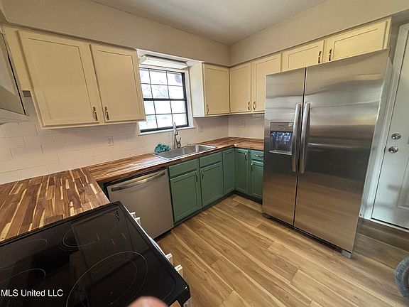 3rd image of 15311 Oneal Rd