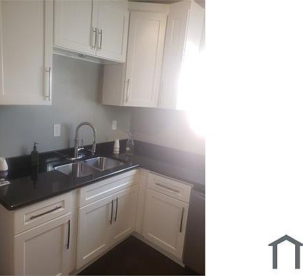 2nd image of 3539 W Flournoy St #1