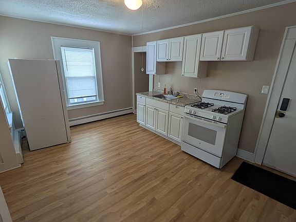 2nd image of 36 Maple Ave