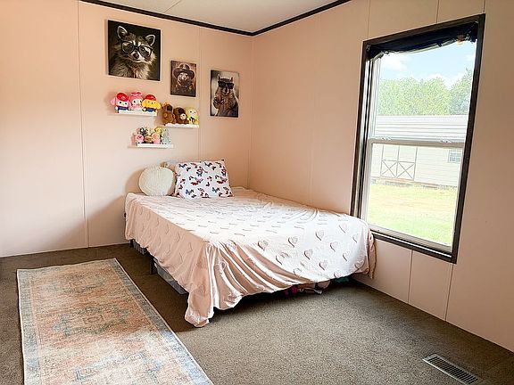 4th image of 1010 Eastway Dr