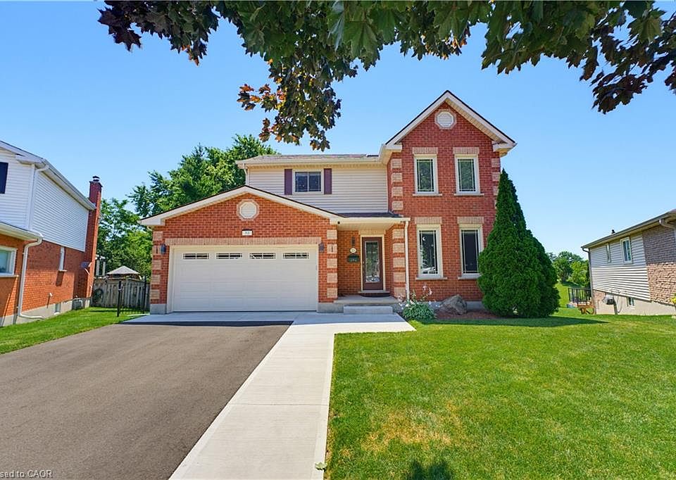 1st image of 32 Stonehaven Pl