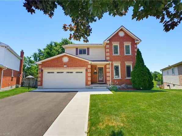 32 Stonehaven Pl, Cambridge, ON N1S 4V8