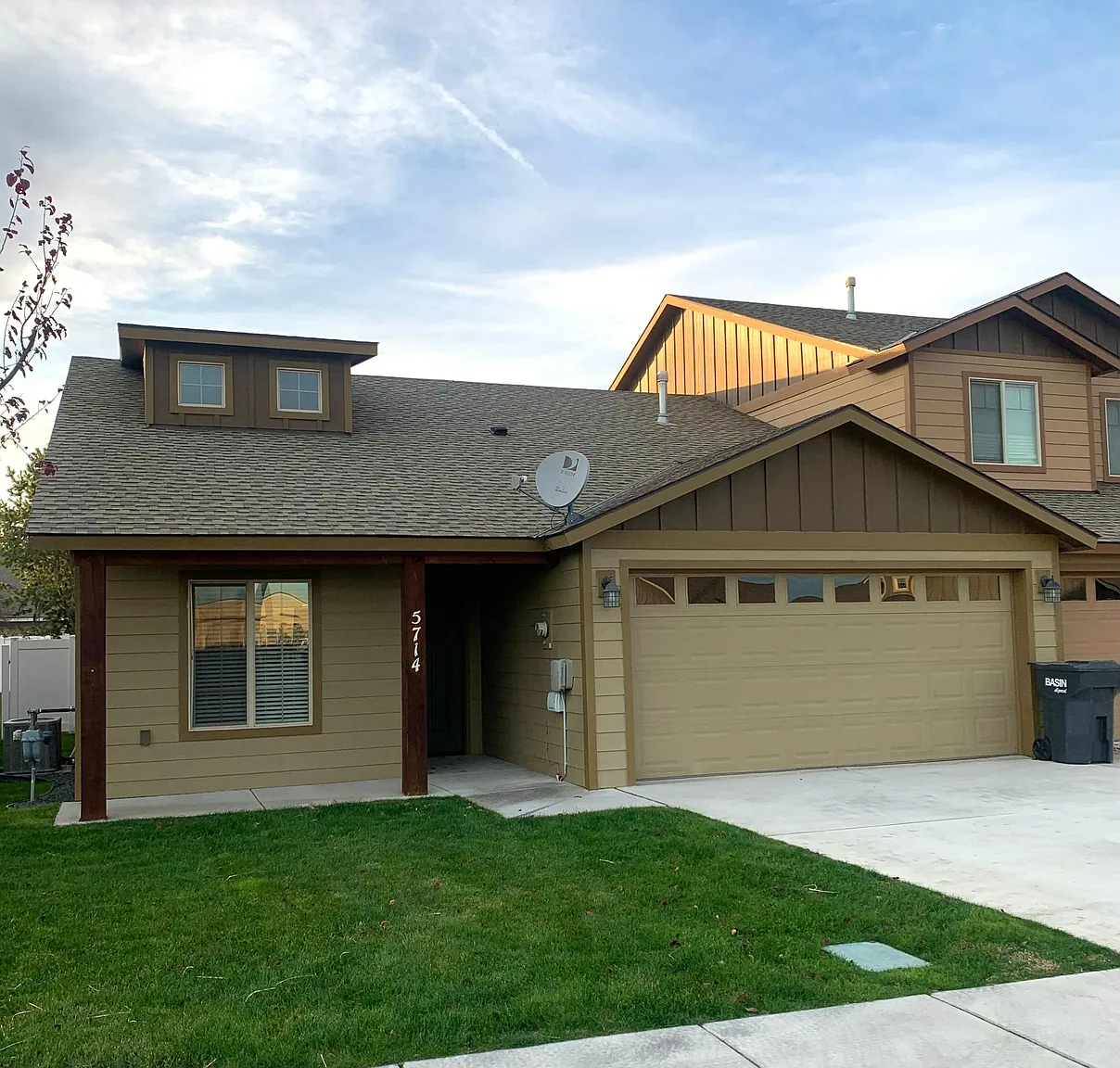 5714 Latah Ln photo 1