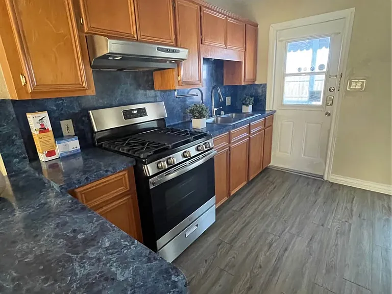 Louis Lynch Dr — Photo 2