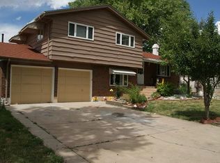 384 S Peoria Cir, Aurora, CO 80012