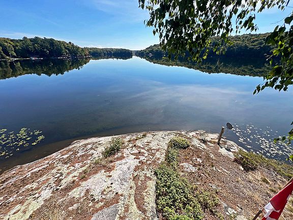 4th image of 24 A Roccos Ln