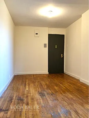 Rented by Voda Bauer Real Estate | media 13