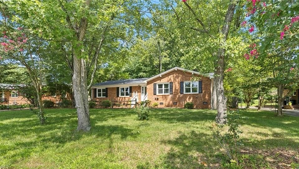 1st image of 3716 Lynhaven Dr