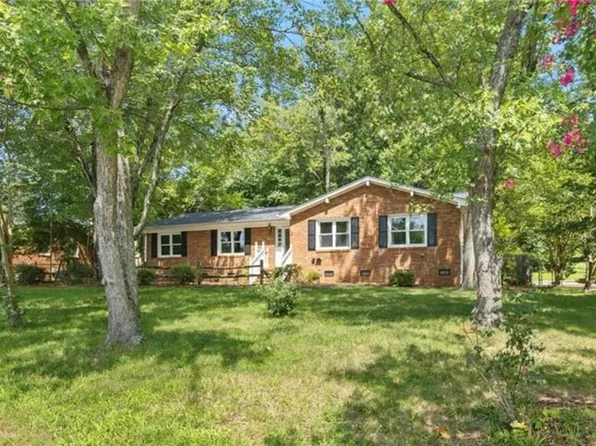 3716 Lynhaven Dr, Greensboro, NC 27406