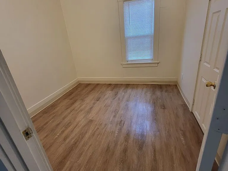 225 N Ashland Ave — Photo 9