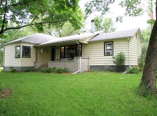 3106 N 3rd St, Clinton, IA 52732