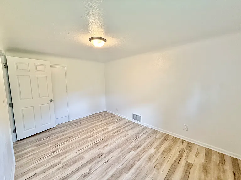 2020 W Hurd Rd — Photo 13