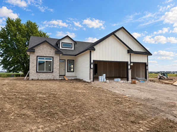 1203 NE Meadow Crossing Dr, Ankeny, IA 50021
