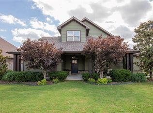 6213 S 27th St, Rogers, AR 72758