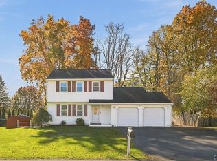 8231 Coconut Tree Dr, Liverpool, NY 13090