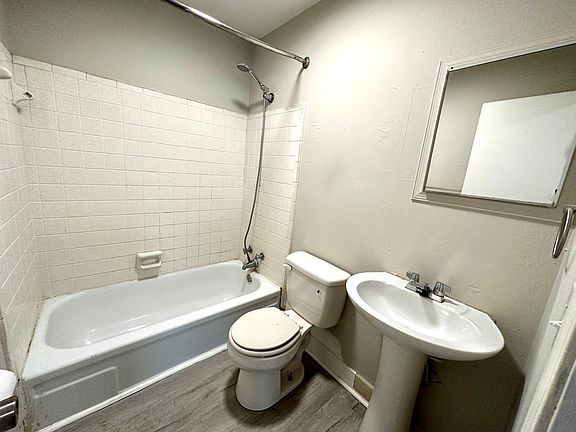 3rd image of 55 Monroe St APT 16