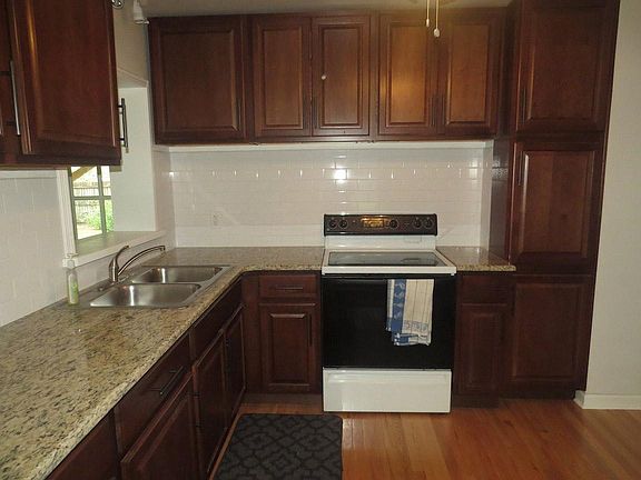 5th image of 947 Camellia Ave