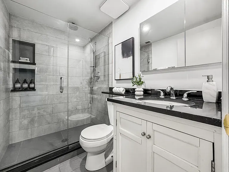 347 W Belden Ave #1 — Photo 8