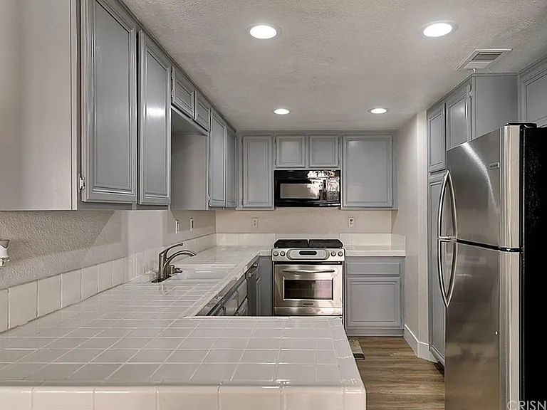 25136 Steinbeck Ave #D — Photo 4
