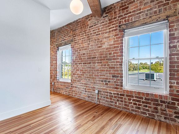 2nd image of 429 3rd St APT 305