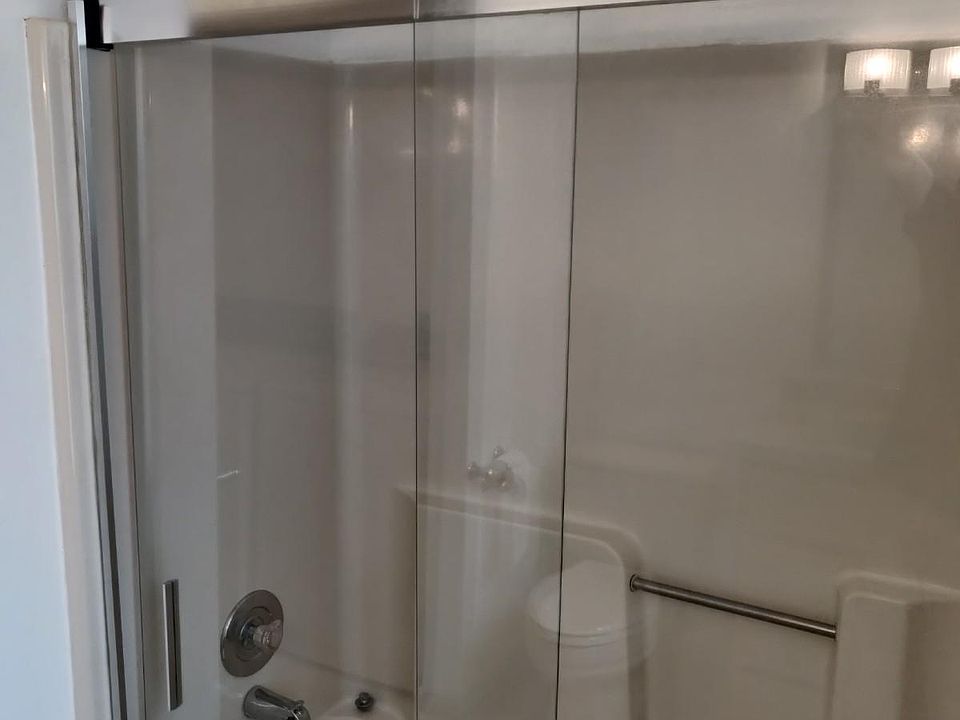 1st image of 423 Plum St APT B