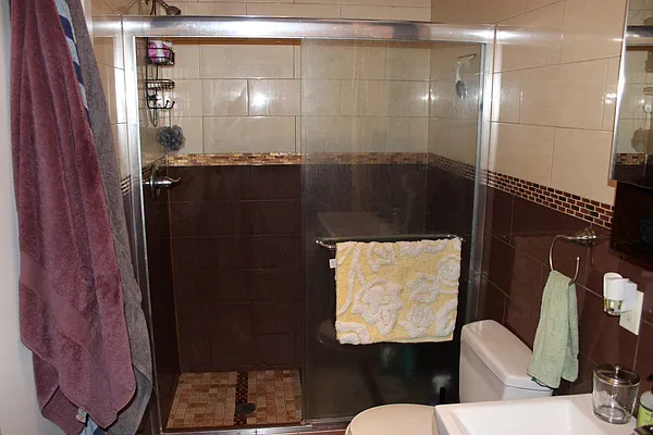 Rented by Premier Metro Realty Corp | media 28