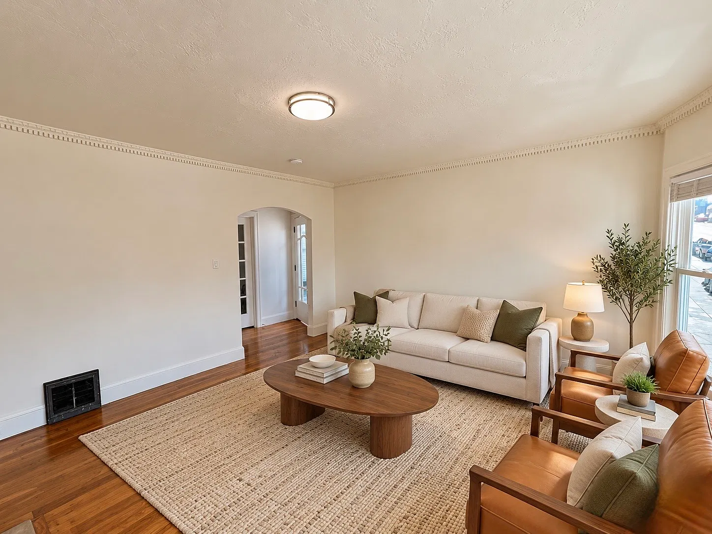3 bed, $5,995 — Photo 2