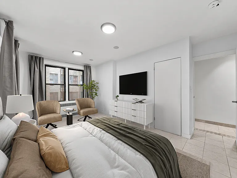 300 W 72nd St #1A — Photo 3