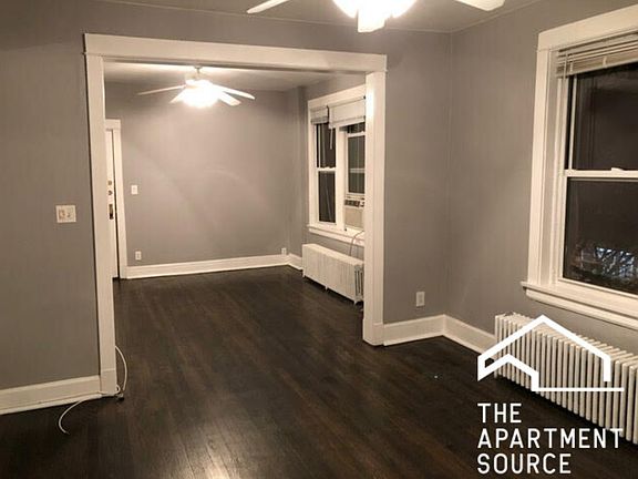5th image of 3222 N Leavitt St #3