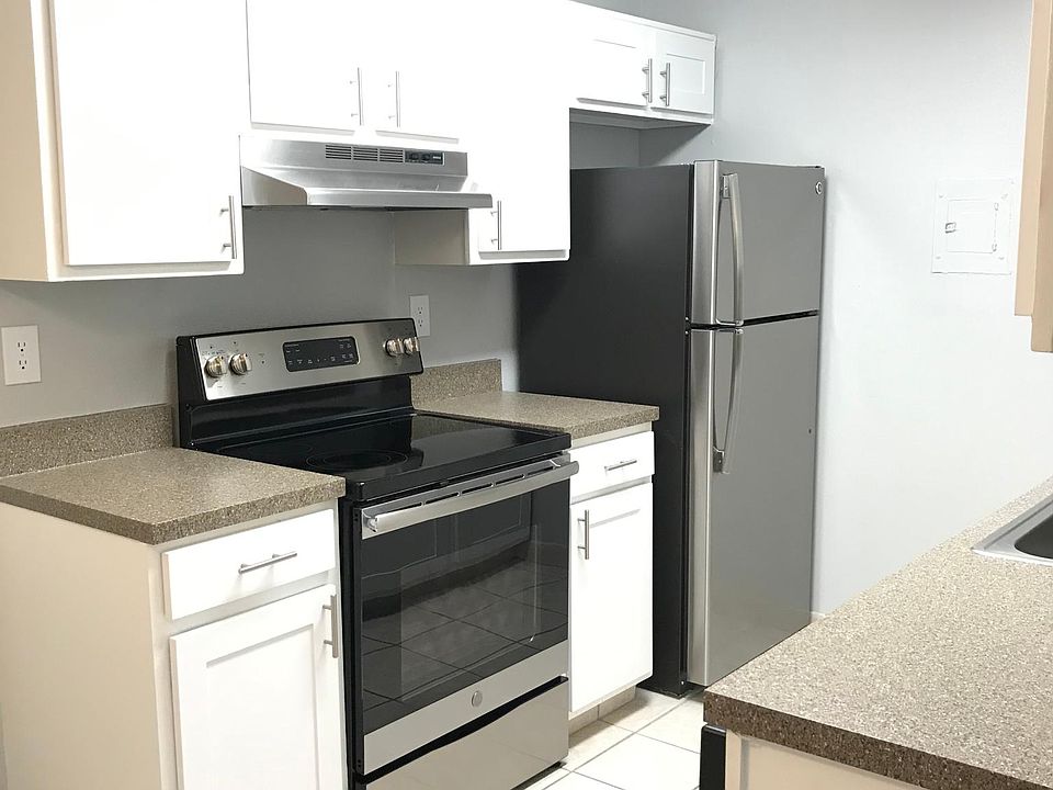 1st image of 1813 Village Ln