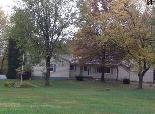 6915 Giddings Rd, Atwater, OH 44201