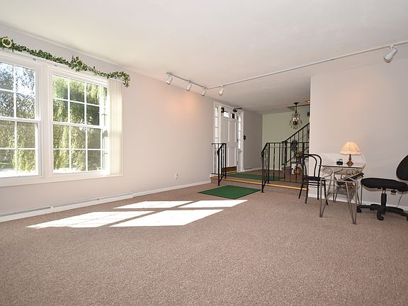 5th image of 1020 W Moreland Blvd